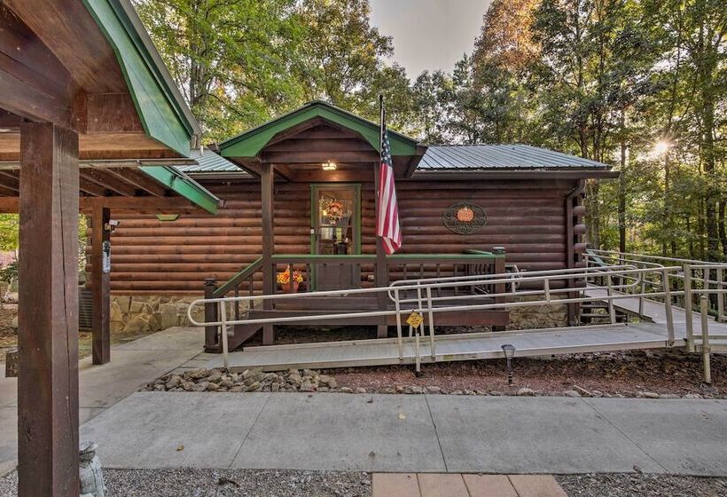 Blairsville Cabin W/ Private Hot Tub!