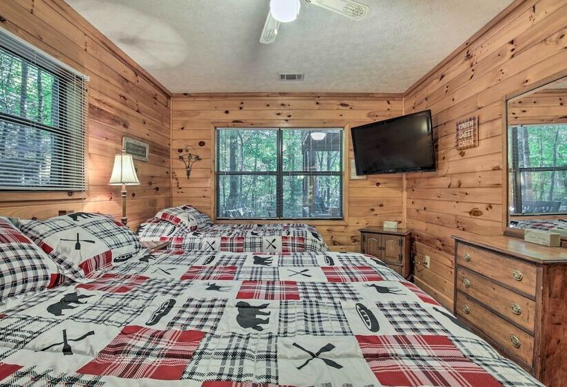 Blairsville Cabin W/ Private Hot Tub!