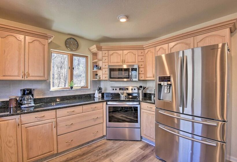 Inviting Sky Valley Home ~ 2 Mi To Mud Creek Falls