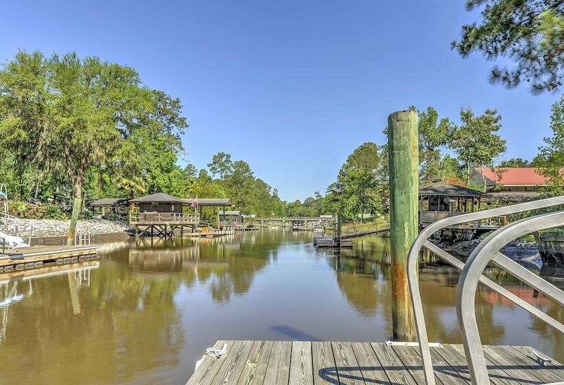 Isle Of Wight Tri Level Home W/ Private Boat Dock!