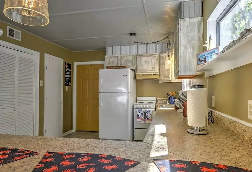 Isle Of Wight Tri Level Home W/ Private Boat Dock!