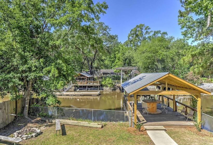 Isle Of Wight Tri Level Home W/ Private Boat Dock!