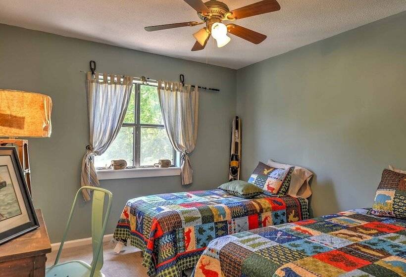 Isle Of Wight Tri Level Home W/ Private Boat Dock!