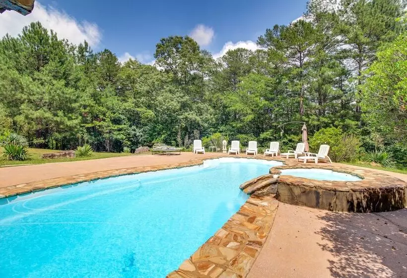 Kingston Home W/ Shared Pool   23 Mi To Lakepoint!