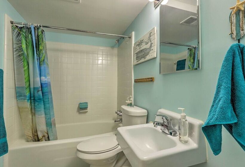 Kingston Home W/ Shared Pool   23 Mi To Lakepoint!