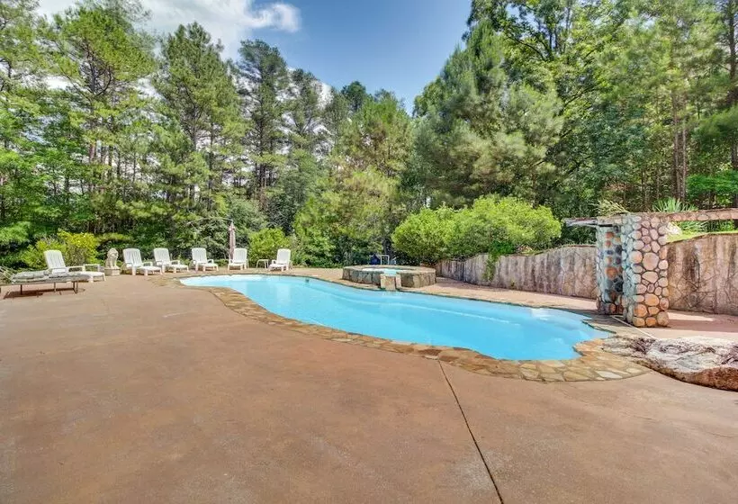 Kingston Home W/ Shared Pool   23 Mi To Lakepoint!