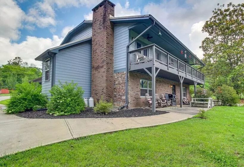 Kingston Home W/ Shared Pool   23 Mi To Lakepoint!