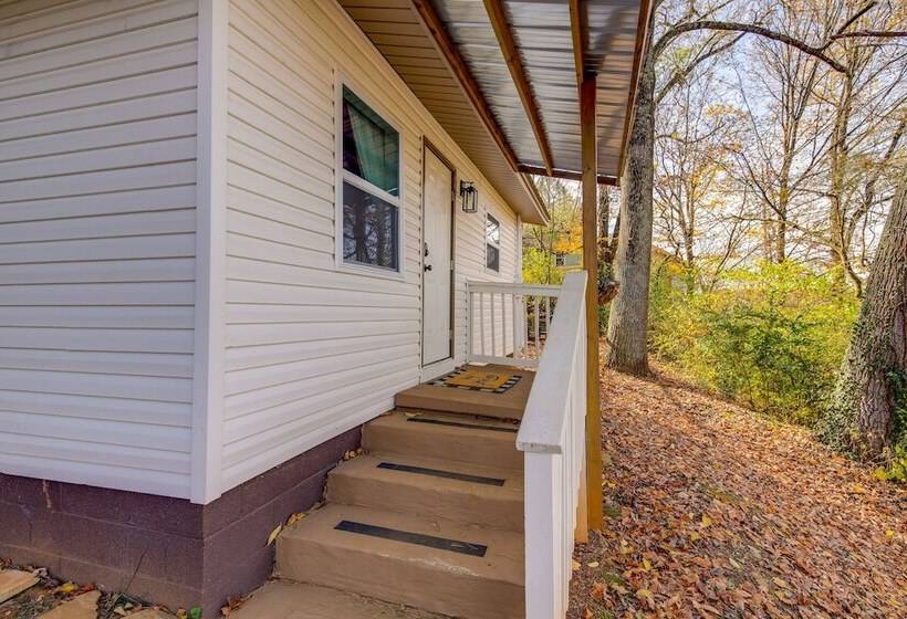 Knoxville Cottage W/ Fenced Yard, Pet Friendly!