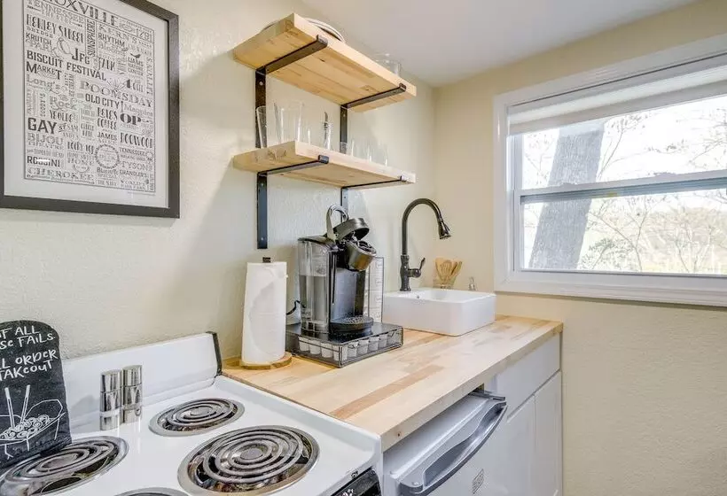 Knoxville Cottage W/ Fenced Yard, Pet Friendly!