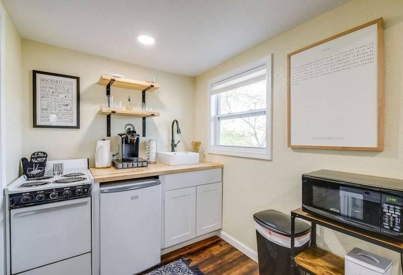 Knoxville Cottage W/ Fenced Yard, Pet Friendly!