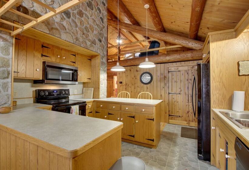 Lakefront Deerwood Home W/ Fire Pit & Grill!