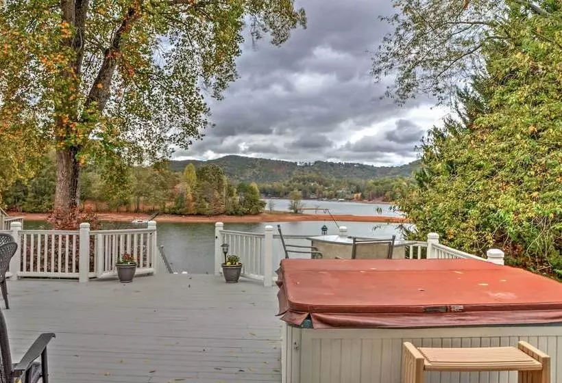 Lakefront Hiawassee Home W/ Boat Dock & Hot Tub!