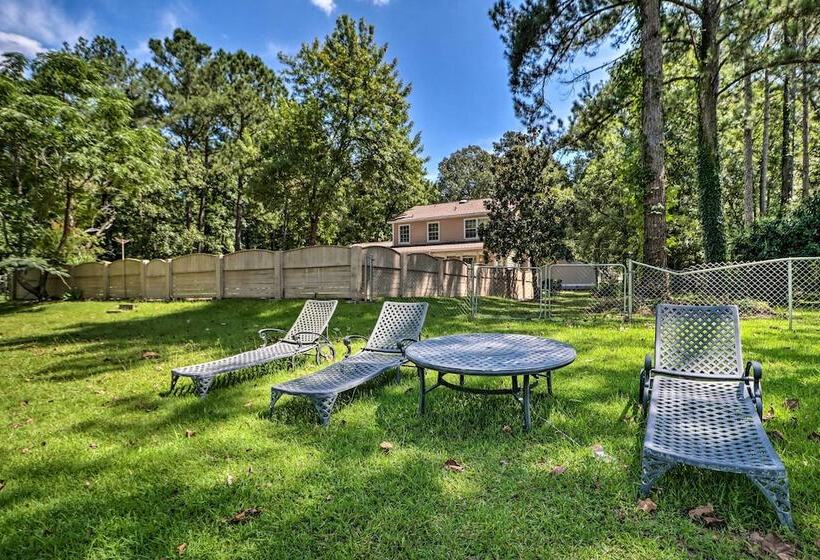 Lakefront Macon Home W/ Pool, Dock & Fishing!