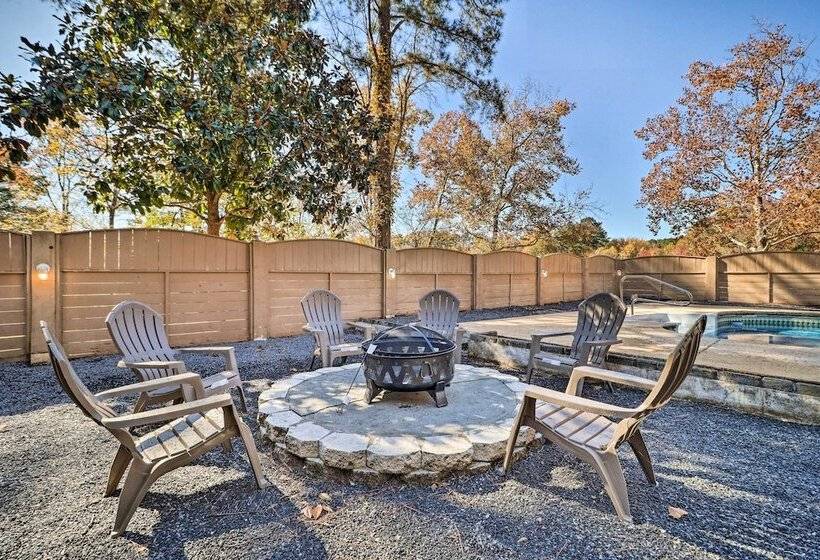 Lakefront Macon Home W/ Pool, Dock & Fishing!