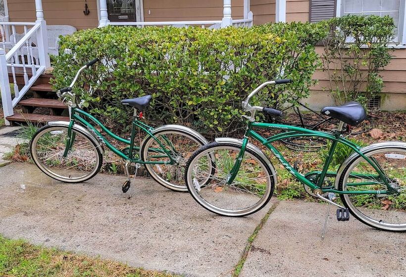 Lakefront Macon Home W/ Pool, Dock & Fishing!