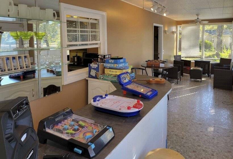 Lakefront Macon Home W/ Pool, Dock & Fishing!