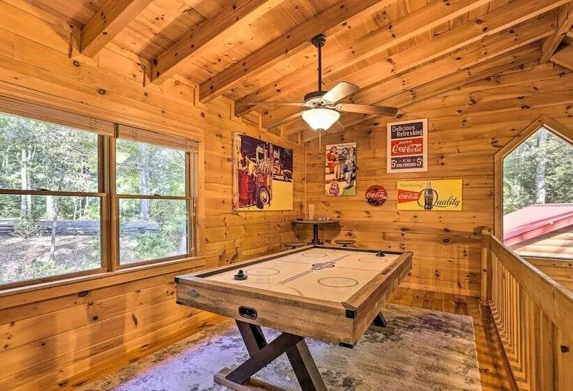 Lovely Log Cabin + Bunkhouse W/ Views & Yard!