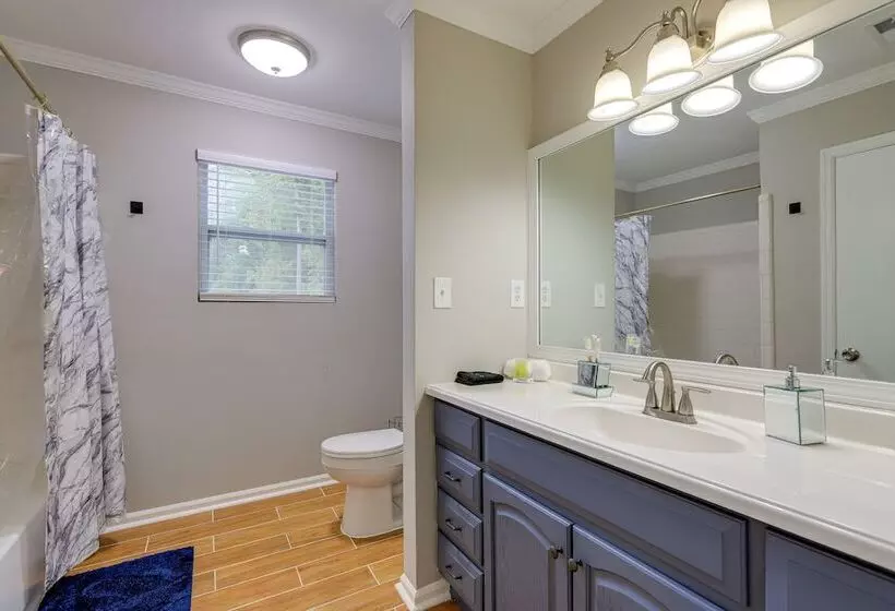 Riverdale Retreat W/ Private Pool & Game Room!
