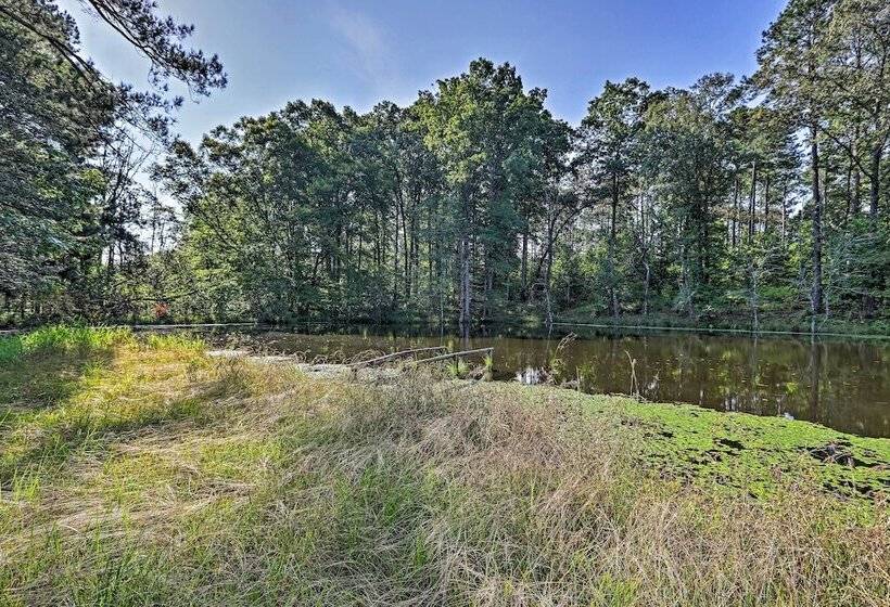 Newnan Retreat On 95 Acres: Hike, Bike & More