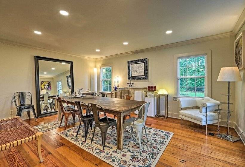 Newnan Retreat On 95 Acres: Hike, Bike & More