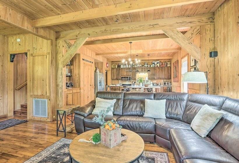 Peaceful Cairo Farmhouse W/ Barn & Fire Pit