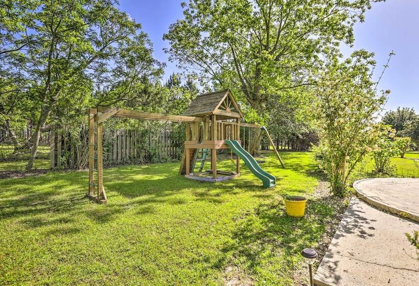 Peaceful Cairo Farmhouse W/ Barn & Fire Pit