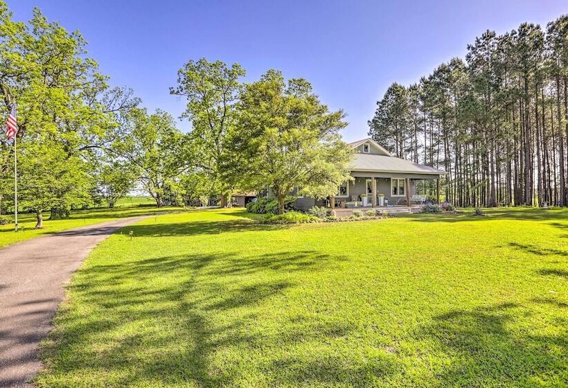 Peaceful Cairo Farmhouse W/ Barn & Fire Pit