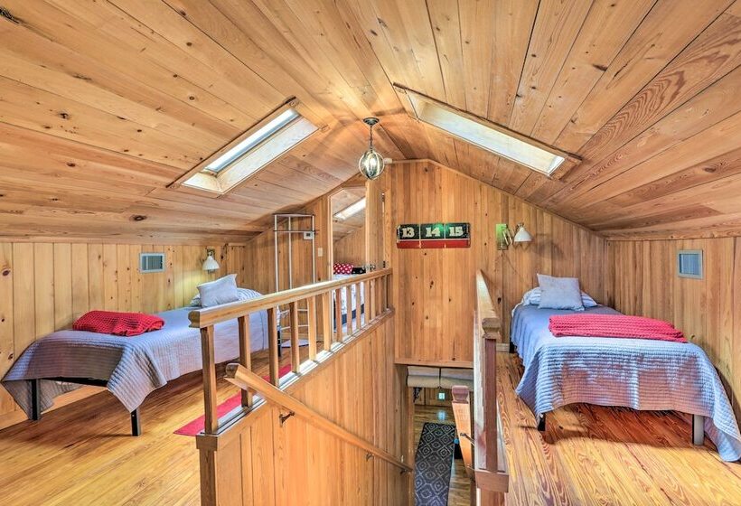 Peaceful Cairo Farmhouse W/ Barn & Fire Pit