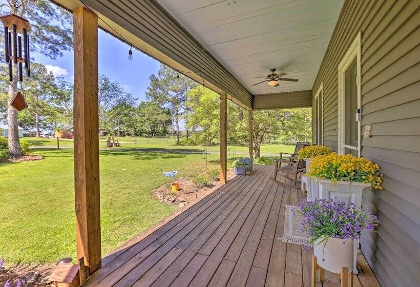 Peaceful Cairo Farmhouse W/ Barn & Fire Pit