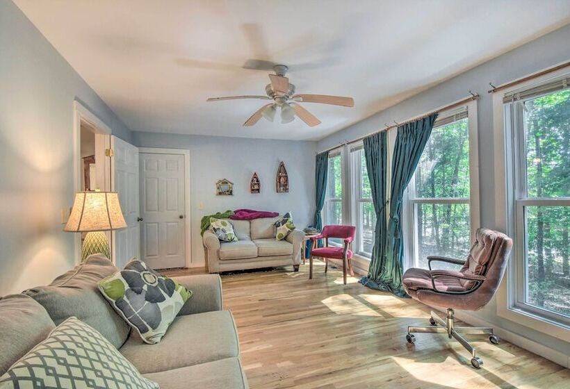 Peaceful Lake Hartwell Hideaway W/ Boat Dock!