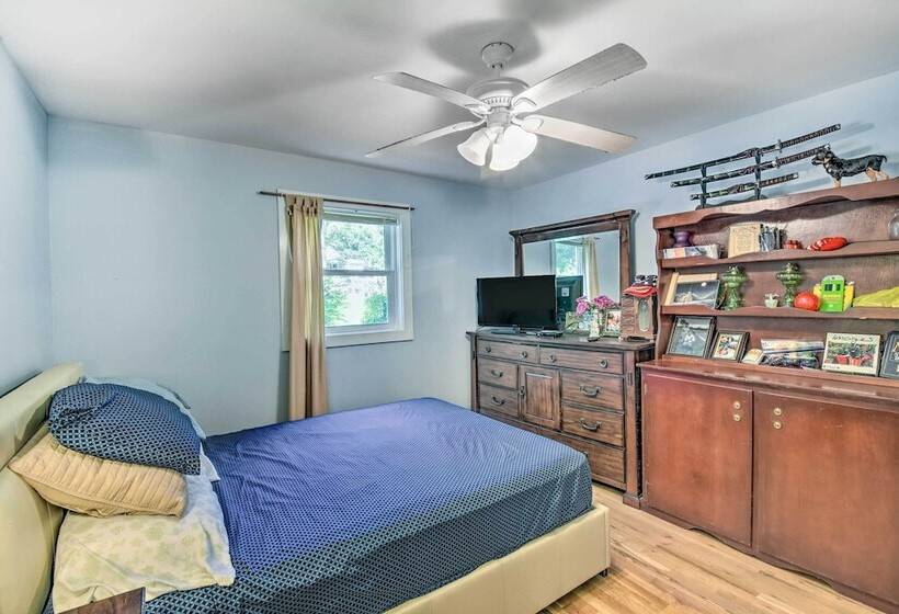 Peaceful Lake Hartwell Hideaway W/ Boat Dock!