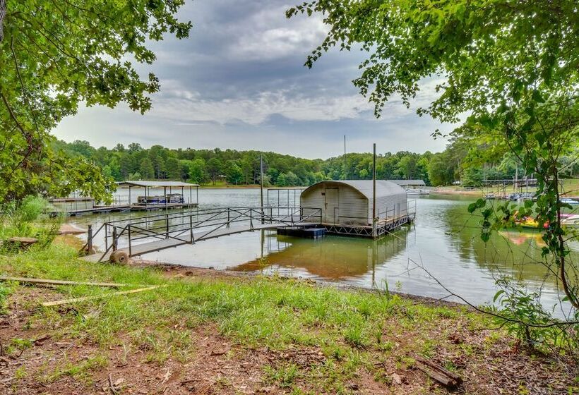 Peaceful Lake Hartwell Hideaway W/ Boat Dock!
