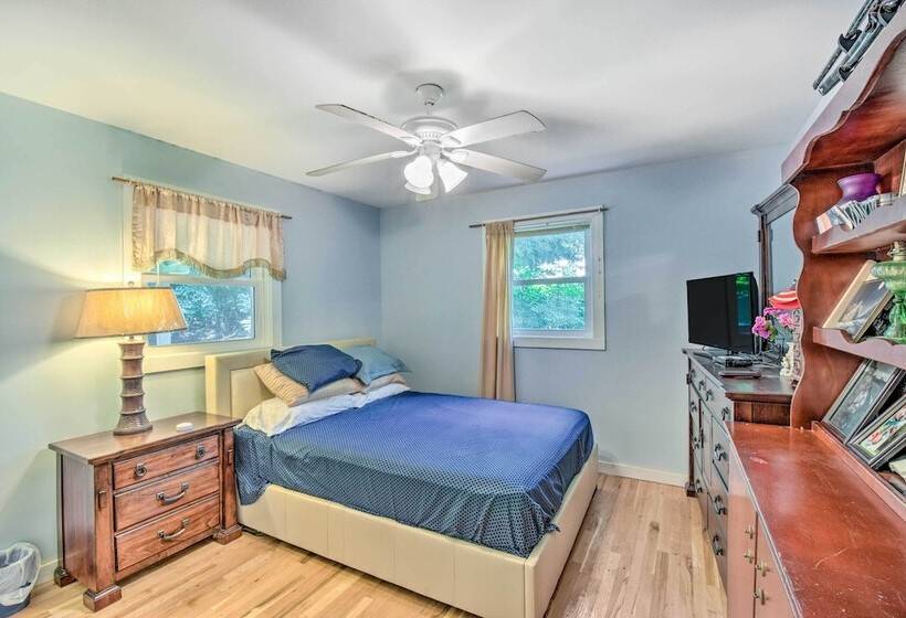 Peaceful Lake Hartwell Hideaway W/ Boat Dock!