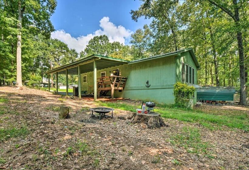 Peaceful Lake Hartwell Hideaway W/ Boat Dock!