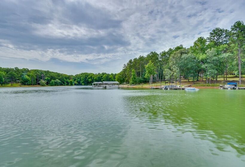 Peaceful Lake Hartwell Hideaway W/ Boat Dock!