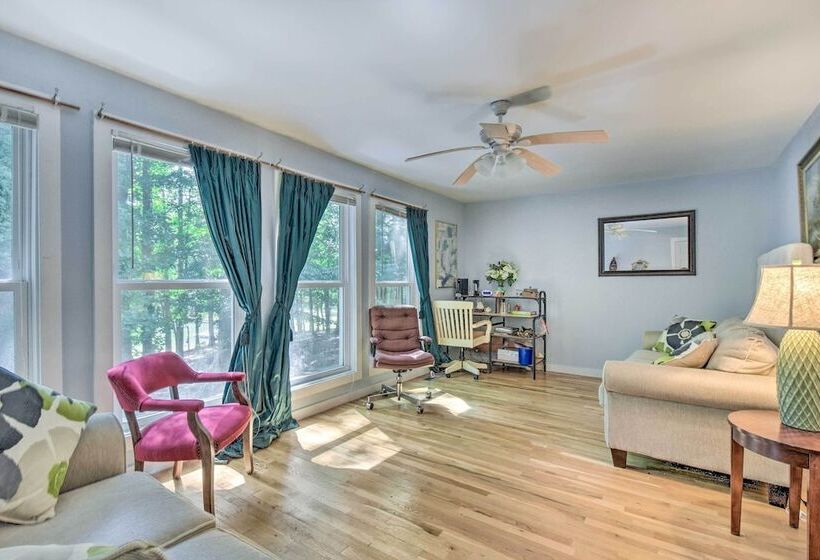 Peaceful Lake Hartwell Hideaway W/ Boat Dock!