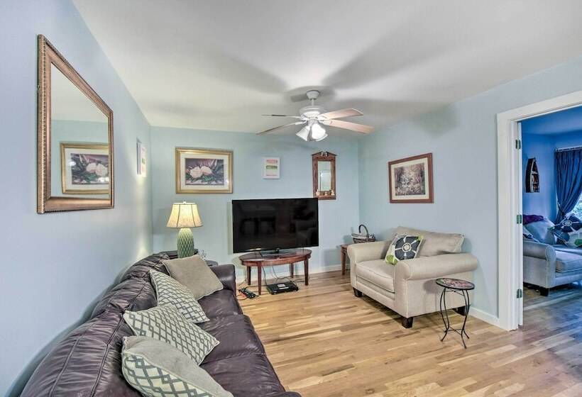 Peaceful Lake Hartwell Hideaway W/ Boat Dock!