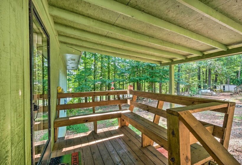 Peaceful Lake Hartwell Hideaway W/ Boat Dock!