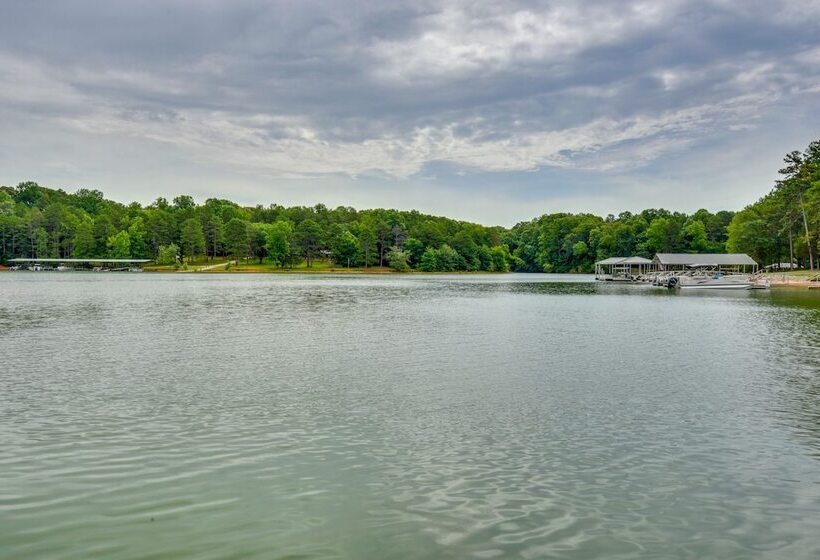 Peaceful Lake Hartwell Hideaway W/ Boat Dock!