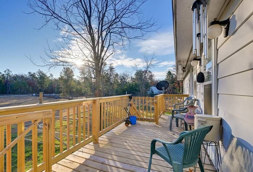 Peaceful Necedah Retreat: 3 Mi To Lakes!