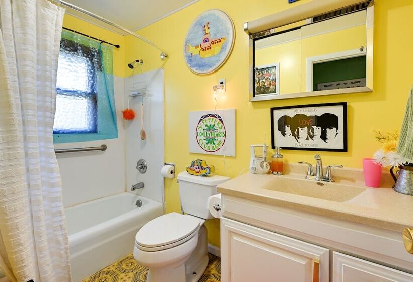 Peaceful Necedah Retreat: 3 Mi To Lakes!