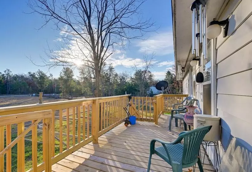 Peaceful Necedah Retreat: 3 Mi To Lakes!