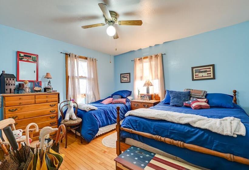 Peaceful Necedah Retreat: 3 Mi To Lakes!