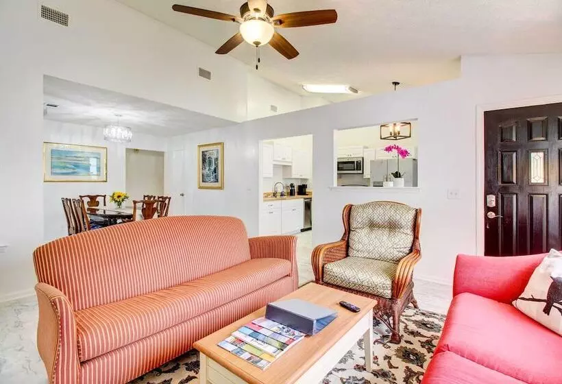 Peaceful Savannah Home   11 Mi To Beaches!