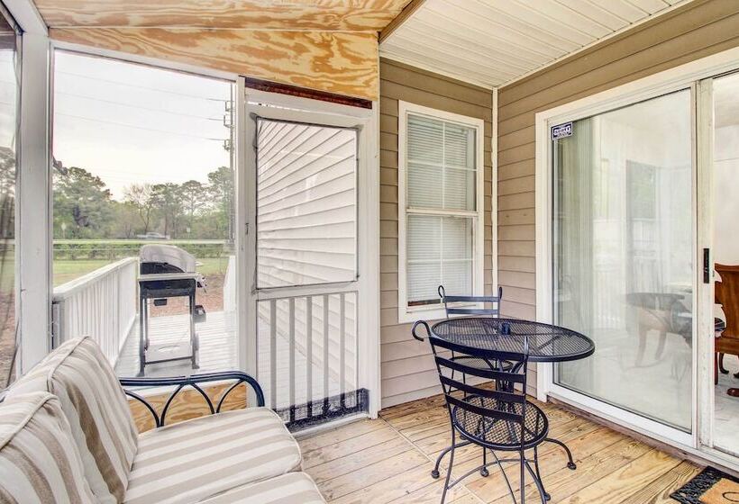 Peaceful Savannah Home   11 Mi To Beaches!