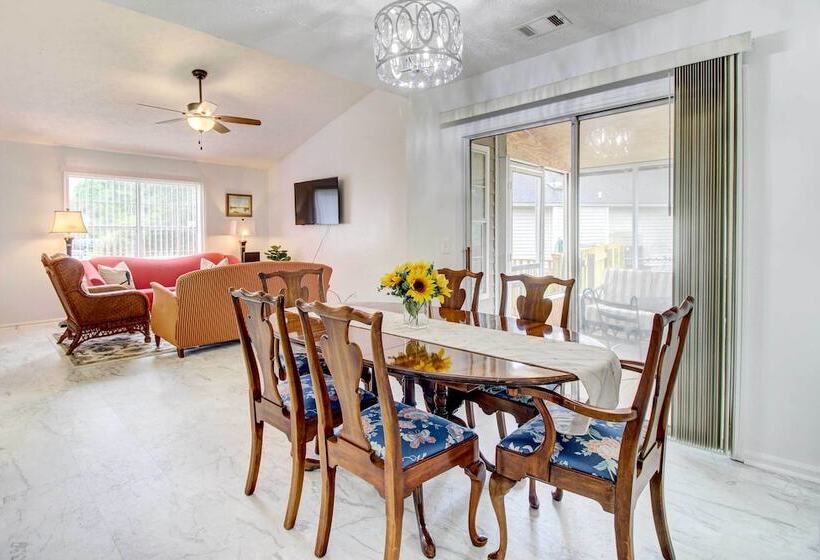 Peaceful Savannah Home   11 Mi To Beaches!