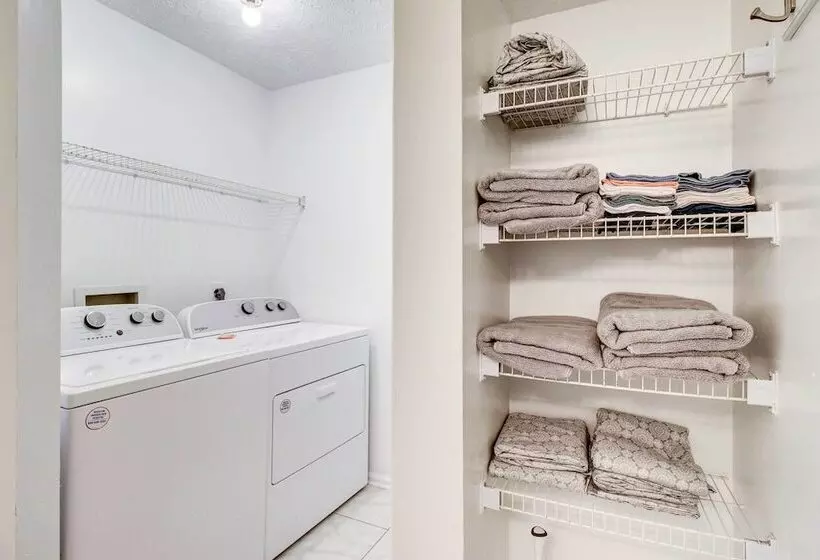 Peaceful Savannah Home   11 Mi To Beaches!