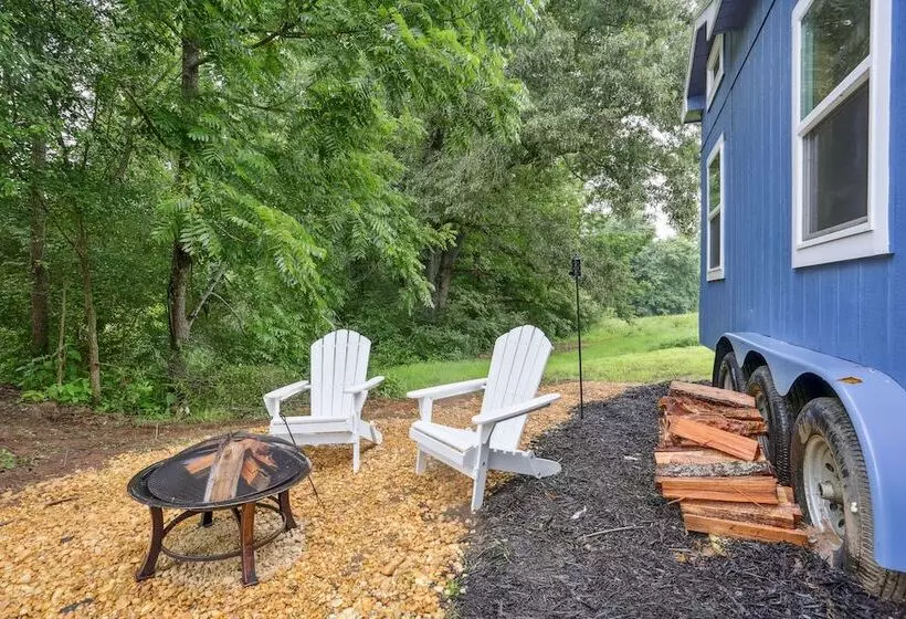 Pendergrass Tiny Home Cabin On Pond W/ Fire Pit!