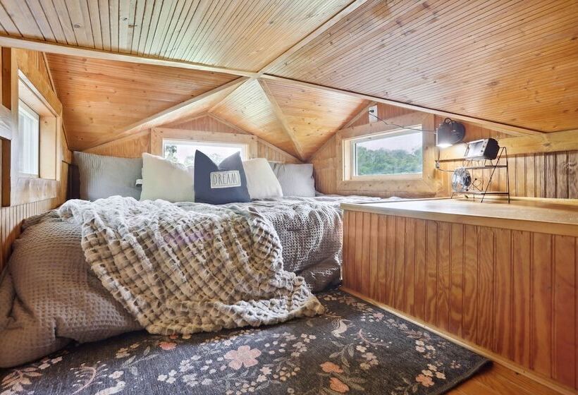 Pendergrass Tiny Home Cabin On Pond W/ Fire Pit!