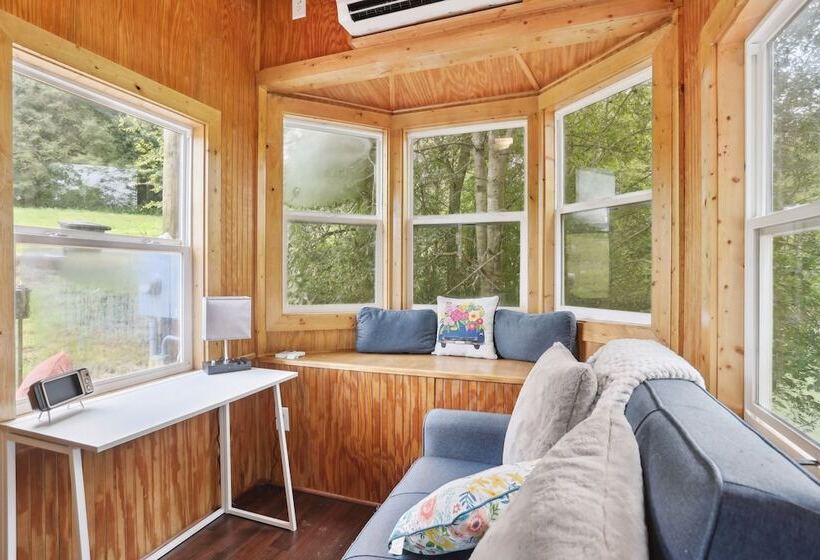 Pendergrass Tiny Home Cabin On Pond W/ Fire Pit!